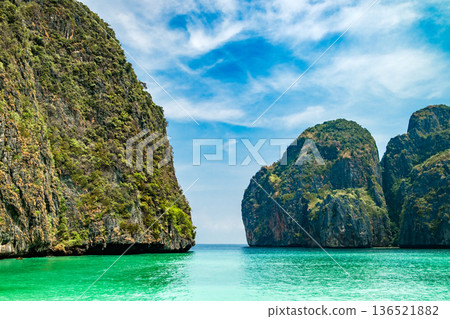 Maya Bay Rocks Phi Phi Le Maya Bay Rocks Phi Phi Le 136521882