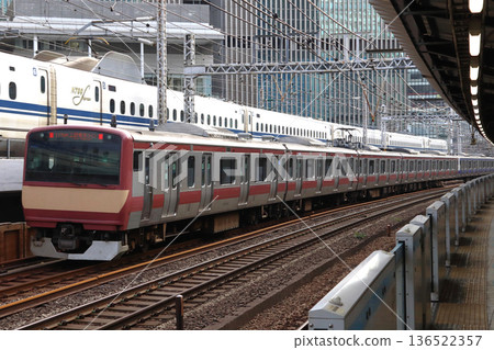 [JJ] 常磐線 E531 系列列車（紅色列車復興塗裝） 136522357