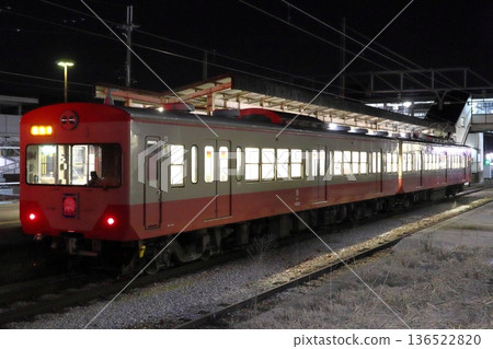 [或]近江鐵道近江本線820系紅色電力動車組（米原⇔喜布川） 136522820
