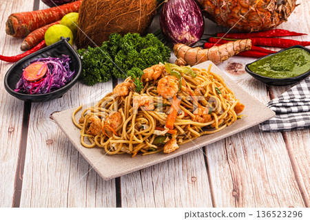 Pasta spaghetti with prawn and vegetables Pasta spaghetti with prawn and vegetables 136523296