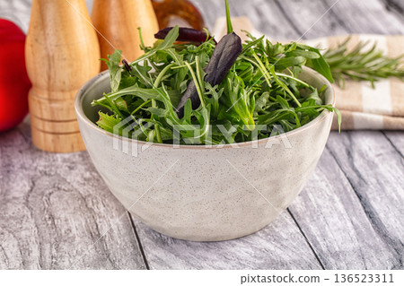 Fresh green ruccola salad leaves 136523311