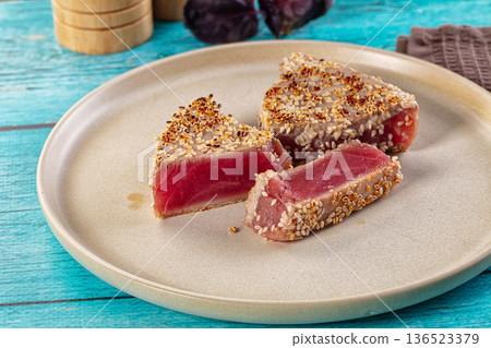 Tuna tataki with sesame seeds Tuna tataki with sesame seeds 136523379