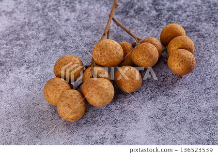 Sweet tropical exotic longan fruit heap Sweet tropical exotic longan fruit heap 136523539