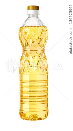 Yellow cooking oil in plastic bottle transparent background 136525963