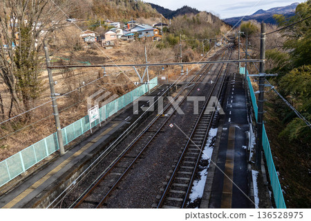 JR吾妻線群馬縣東吾妻町岩島站 JR吾妻線群馬縣東吾妻町岩島站 136528975