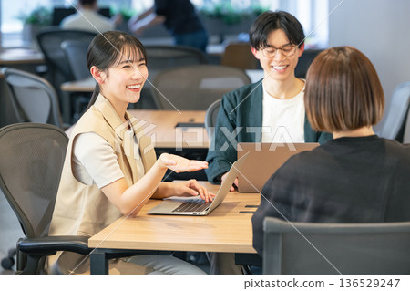 business people having a meeting business people having a meeting 136529247