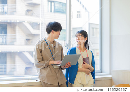 辦公室和男人 136529267
