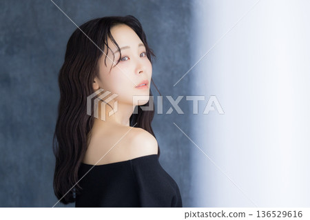 一個轉身的女人 136529616
