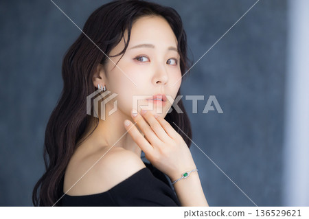 一個轉身的女人 136529621