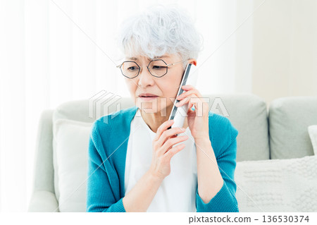 高級女人談座機電話 136530374