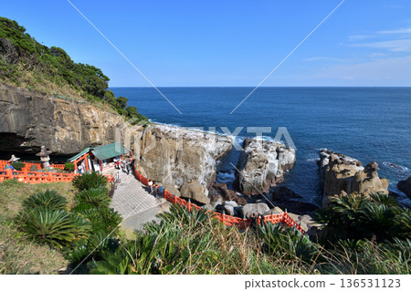 Udo Shrine, rock formations in front of the cave, Nichinan City, Miyazaki Prefecture 136531123