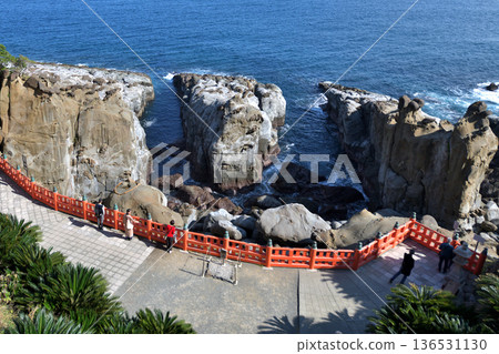 宇戶神社,洞穴前的岩石構造,日南市,宮崎縣 宇戶神社,洞穴前的岩石構造,日南市,宮崎縣 136531130