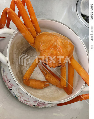 Red snow crab about to be boiled Red snow crab about to be boiled 136531865