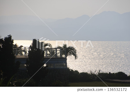 Morning on Kouri Island (Nakijin Village, Okinawa Prefecture) 136532172
