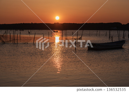 Lake Inban dyed in the morning sun Lake Inban dyed in the morning sun 136532535