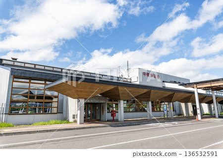 晴朗的一天,北海道中柴別町的中柴別機場。 晴朗的一天,北海道中柴別町的中柴別機場。 136532591