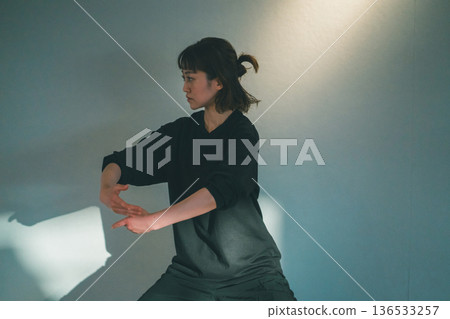dancing, female, females 136533257