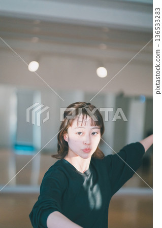 dancing, female, females 136533283