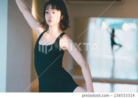 芭蕾 女生 女孩 136533314