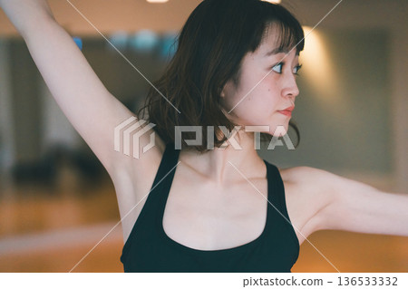 芭蕾 女生 女孩 136533332