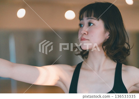 芭蕾 女生 女孩 136533335