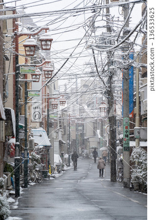 下雪天的路 下雪天的路 136533625