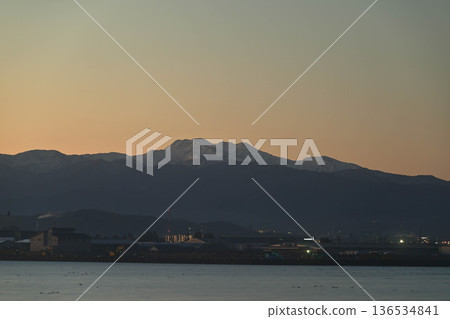 Sunrise over the Kahokugata reclamation area Sunrise over the Kahokugata reclamation area 136534841