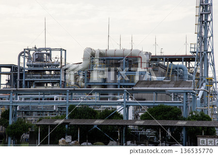 Complex factory plant facilities in the Keihin Industrial Zone 136535770