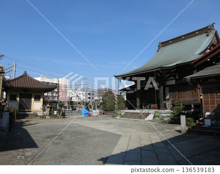 Keiunji Temple (Main Hall and Kannon Hall) in Kanagawa Ward, Yokohama City Keiunji Temple (Main Hall and Kannon Hall) in Kanagawa Ward, Yokohama City 136539183