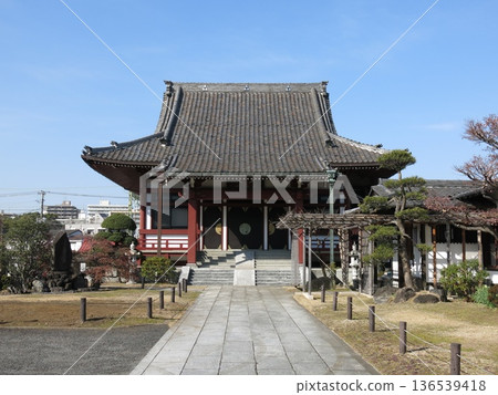 Johokuji Temple in Kanagawa Ward, Yokohama City (Main Hall, Urashima Taro's Tear Stone) Johokuji Temple in Kanagawa Ward, Yokohama City (Main Hall, Urashima Taro's Tear Stone) 136539418