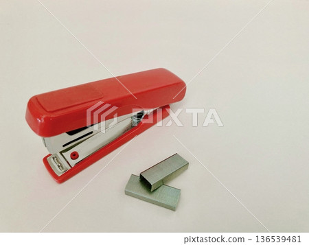 Staples and needles Staples and needles 136539481