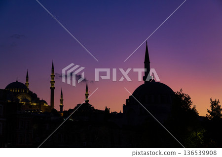 清真寺剪影 136539908