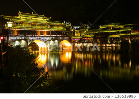 Night view near Hongqiao 136539990