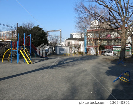 Kanagawadori Higashi Park in Kanagawa Ward, Yokohama City 136540891