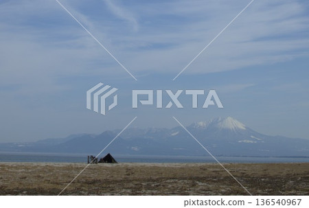 海灘上的軍營 136540967