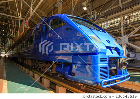 An 883 series train that has been inspected and cleaned (JR Kyushu Sonic) 136545639