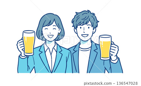 圖：一對男女在商務場合舉杯啤酒祝酒 136547028