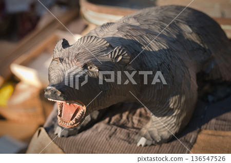 木雕小熊公仔 136547526