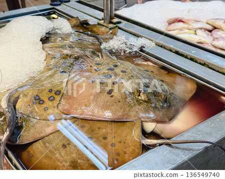 海鮮類:黃貂魚 海鮮類:黃貂魚 136549740