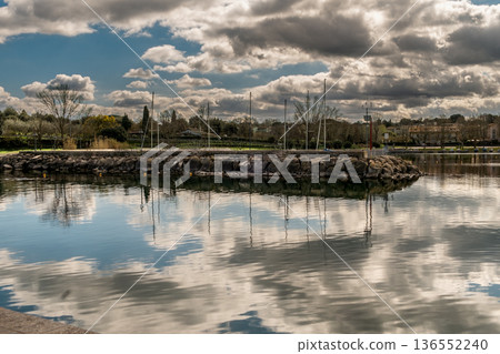 Calm Lake Horizon Calm Lake Horizon 136552240