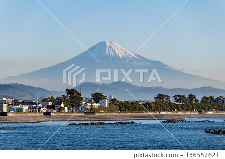 A spectacular view of Mount Fuji and Suruga Bay from Ishibe Coast in Shizuoka City, Shizuoka Prefecture A spectacular view of Mount Fuji and Suruga Bay from Ishibe Coast in Shizuoka City, Shizuoka Prefecture 136552621
