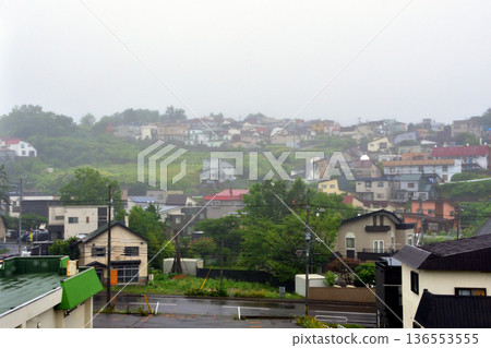 JR Hokkaido Hakodate Main Line: Scenery from the window of a local train from Otaru Station to Yoichi Station (Summer rain, 2023) 136553555
