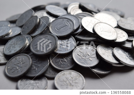 A lot of one yen coin A lot of one yen coin 136558088