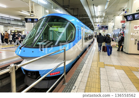 Mijumaru Liner 在近鐵名古屋站停靠 136558562