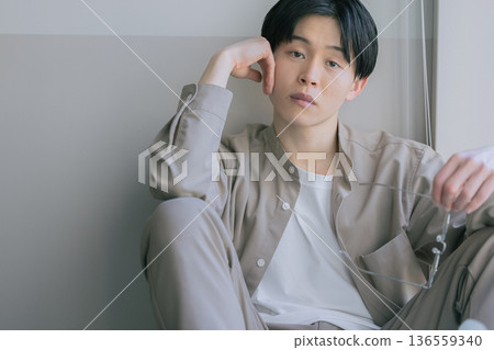 Male portrait　 136559340