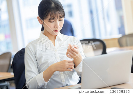 職業婦女 136559355