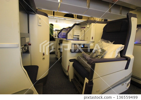 Airports and airplanes, luxury air travel in business class, JAL, ANA, Star Alliance Airports and airplanes, luxury air travel in business class, JAL, ANA, Star Alliance 136559499
