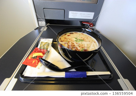 機場和飛機，商務艙豪華航空旅行，日本航空 (JAL)、全日空航空 (ANA)、星空聯盟 136559504