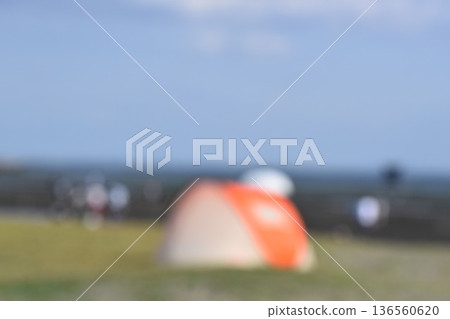 週末的時候，我會在附近的公園搭起帳篷，放鬆一下。 136560620