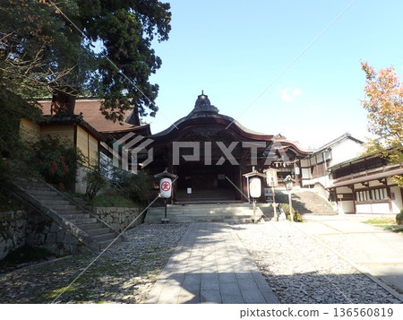 琴平神社位於香川縣中多戶郡琴平町的琴平山山坡上,又稱金比羅山。 琴平神社位於香川縣中多戶郡琴平町的琴平山山坡上,又稱金比羅山。 136560819